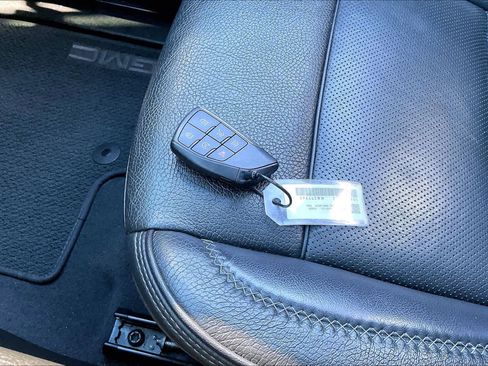 Used 2024 GMC Yukon XL Denali image 14