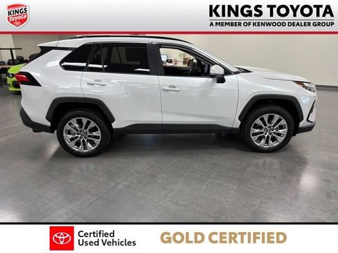 Used 2025 Toyota RAV4 XLE Premium w/ Weather Package FWD image 9