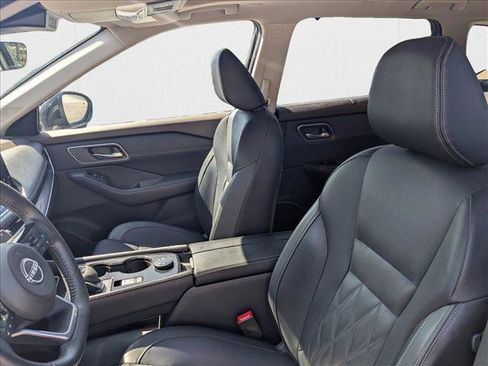 Used 2023 Nissan Rogue Platinum w/ Platinum Premium Package image 11