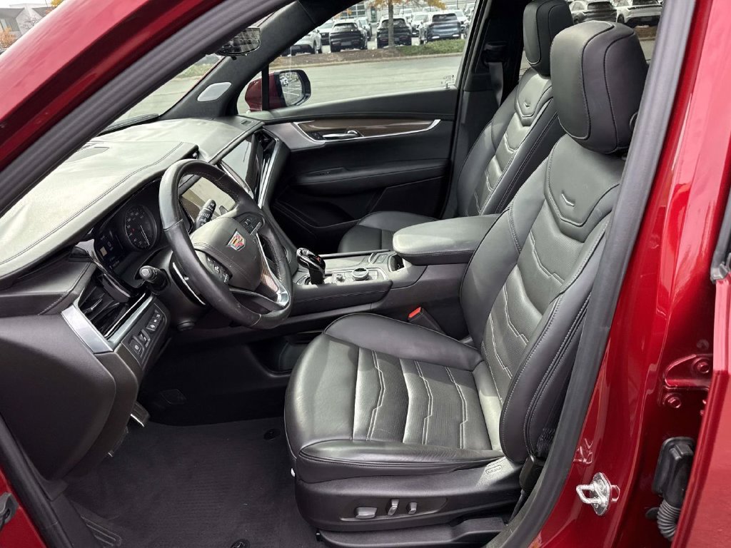 Used 2024 Cadillac XT6 Sport w/ Platinum Package AWD/4WD image 6