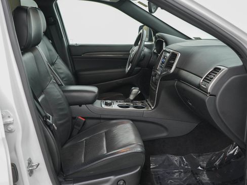 Used 2018 Jeep Grand Cherokee High Altitude AWD/4WD image 12