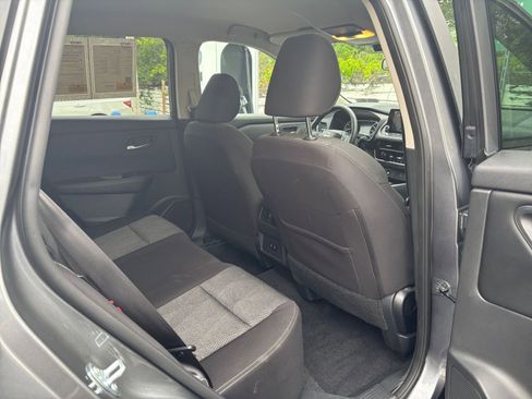 Used 2025 Nissan Rogue SV AWD/4WD image 41