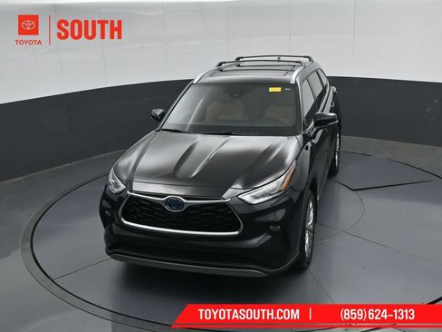 Used 2023 Toyota Highlander Platinum AWD/4WD image 54