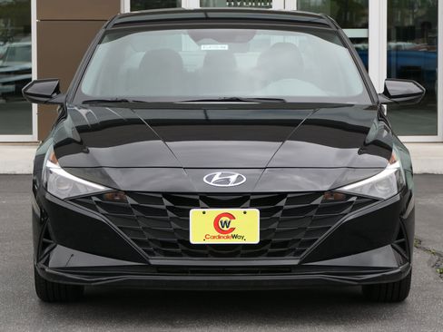 Used 2023 Hyundai Elantra SEL FWD image 8