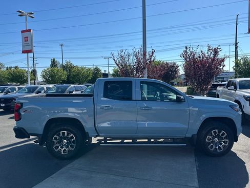Used 2025 Chevrolet Colorado Z71 w/ Z71 Convenience Package 2 AWD/4WD image 6