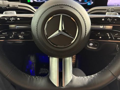 Certified 2025 Mercedes-Benz GLS 580 4MATIC w/ Acoustic Comfort Package image 34