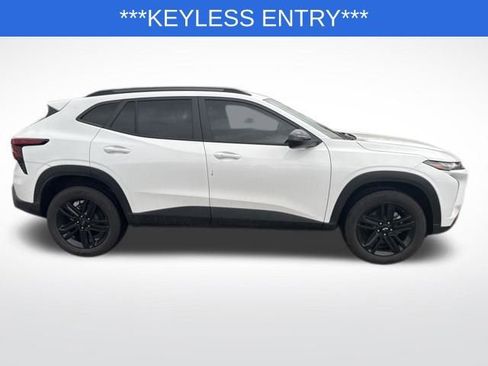 Used 2025 Chevrolet Trax ACTIV image 7