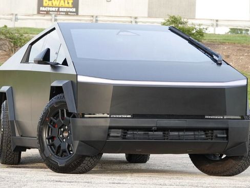 Used 2024 Tesla Cybertruck AWD Crew Cab image 2