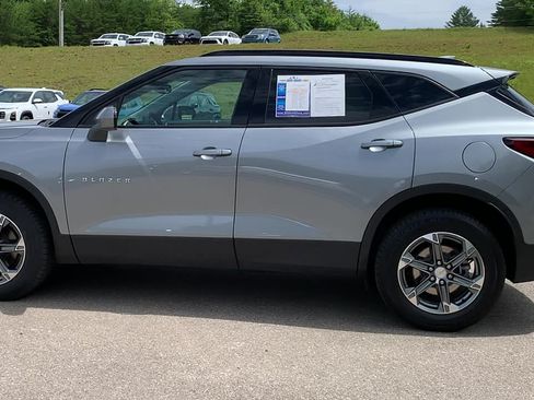 Used 2023 Chevrolet Blazer LT w/ Convenience Package FWD image 3