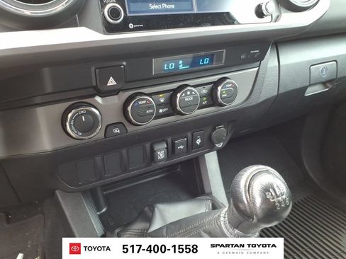 Used 2022 Toyota Tacoma TRD Off-Road AWD/4WD image 22