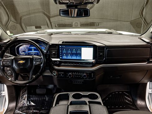 Used 2024 Chevrolet Silverado 3500 LT w/ Convenience Package image 18