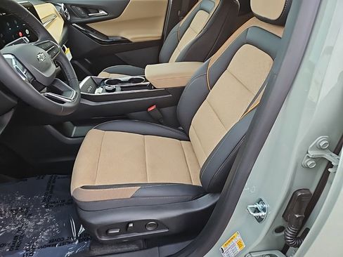 Certified 2026 Chevrolet Equinox ACTIV w/ Convenience Package III FWD image 23