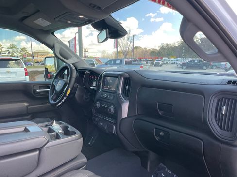 Used 2025 Chevrolet Silverado 2500 Custom w/ Custom Value Package image 27