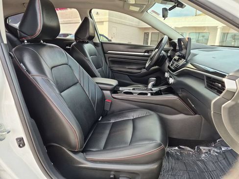 Used 2023 Nissan Altima 2.0 SR FWD image 17