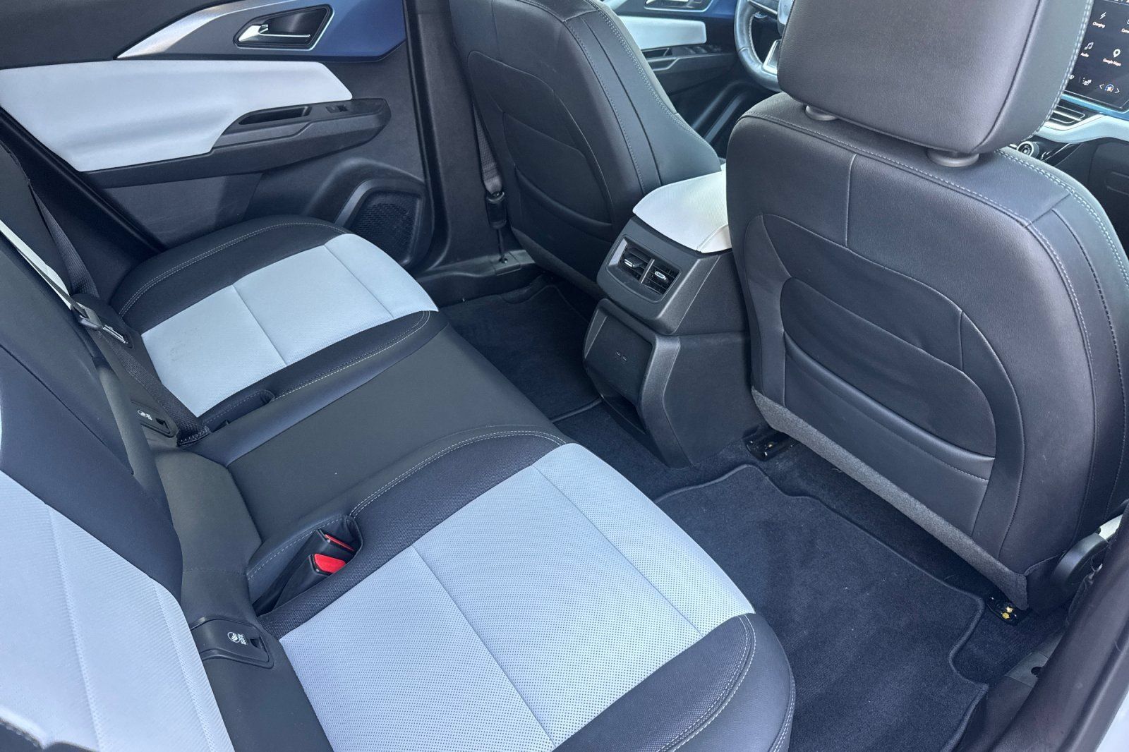 Used 2024 Chevrolet Equinox EV LT w/ LPO, Blackout Package AWD/4WD image 19