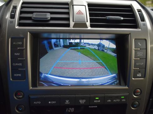 Used 2014 Lexus GX 460 image 18