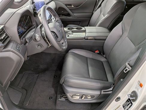 New 2025 Lexus LX 600 4WD w/ Premium Package image 18