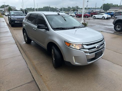 Used 2014 Ford Edge SEL w/ Equipment Group 205A AWD/4WD image 3