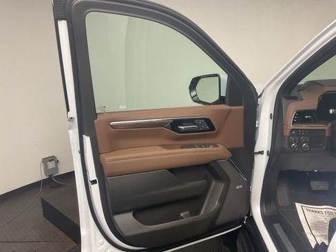 Certified 2026 Chevrolet Suburban High Country image 10