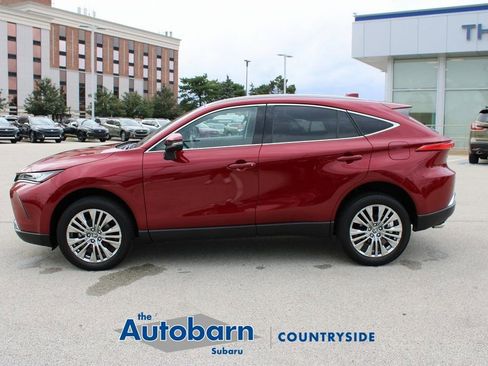 Used 2024 Toyota Venza XLE AWD/4WD image 8