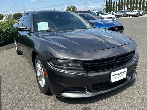 Used 2021 Dodge Charger SXT w/ Leather Interior Group RWD image 2