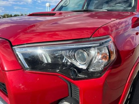 Used 2019 Toyota 4Runner TRD Off-Road Premium AWD/4WD image 10