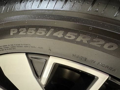 New 2025 Mitsubishi Outlander SE image 27