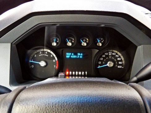 Used 2014 Ford F250 XL w/ Power Equipment Group RWD image 14