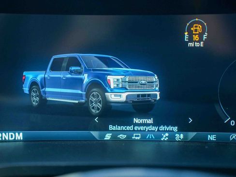 Used 2025 Ford F150 Lariat w/ Tow/Haul Package AWD/4WD image 34