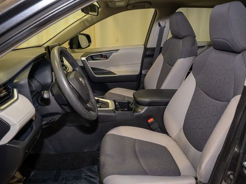 Used 2022 Toyota RAV4 XLE image 11