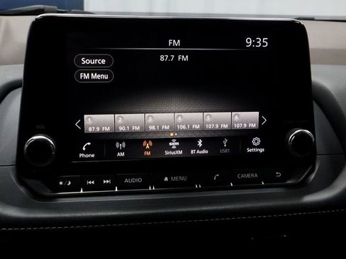 Used 2021 Nissan Rogue SL AWD/4WD image 3