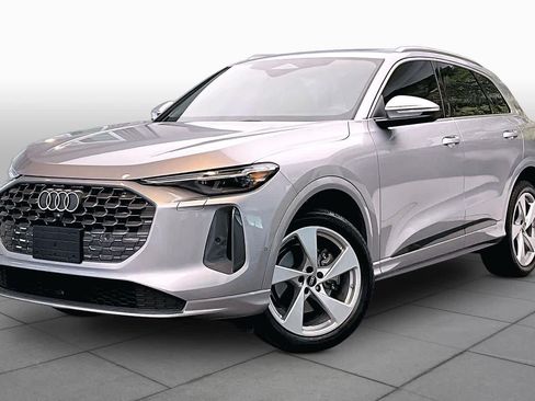 Certified 2025 Audi Q5 Premium Plus AWD/4WD image 3