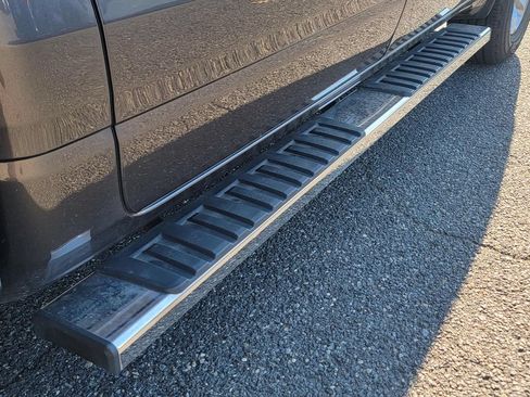 Used 2023 RAM 1500 Laramie AWD/4WD image 9
