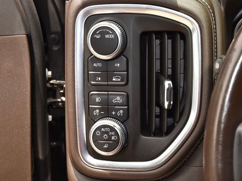 Used 2021 GMC Sierra 1500 SLT AWD/4WD image 26