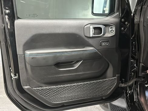 Used 2024 Jeep Wrangler High Altitude AWD/4WD image 7