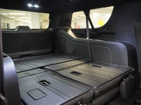 New 2026 Chevrolet Suburban High Country AWD/4WD image 35