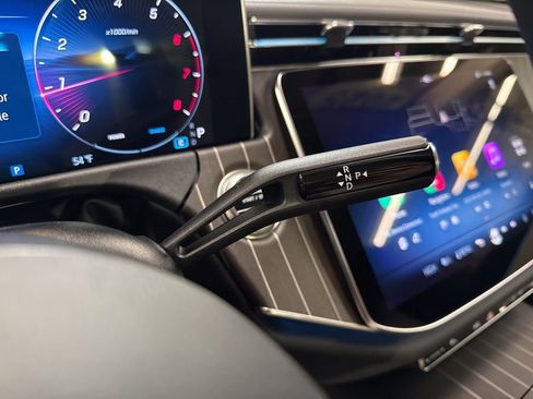 Used 2025 Mercedes-Benz E 350 4MATIC Sedan image 24