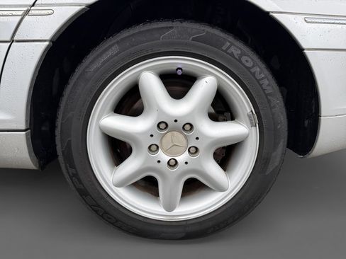 Used 2001 Mercedes-Benz C 320 Sedan image 10