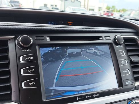 Certified 2017 Toyota Highlander XLE image 25