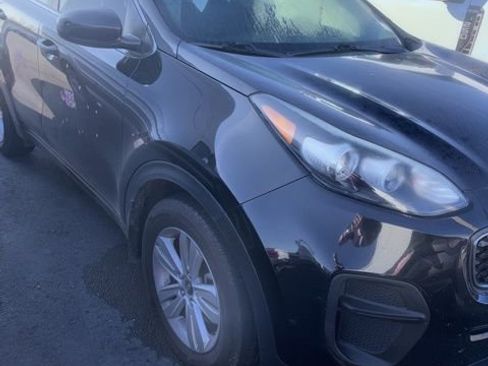 Used 2019 Kia Sportage LX image 2