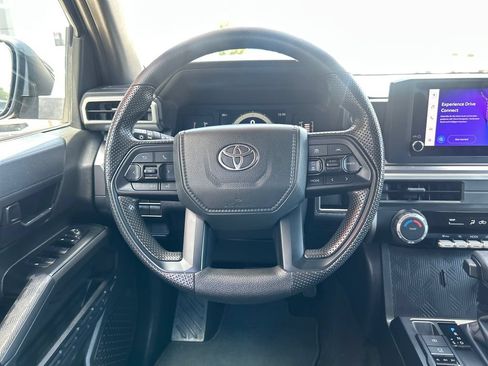 Certified 2025 Toyota Tacoma SR5 AWD/4WD image 14