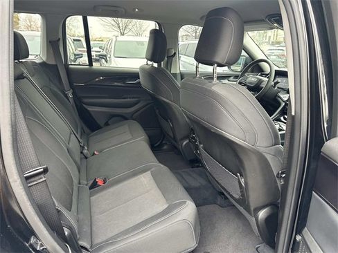 Certified 2023 Jeep Grand Cherokee Laredo image 10