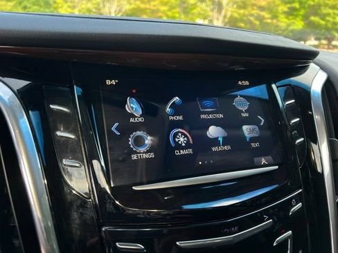 Used 2018 Cadillac Escalade ESV Luxury RWD image 41
