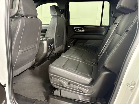 Used 2024 Chevrolet Suburban LT image 43