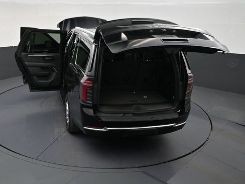 Used 2025 Chevrolet Tahoe LS RWD image 32