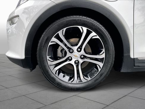 Used 2021 Chevrolet Bolt Premier w/ Infotainment Package image 11