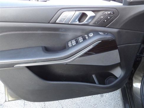 Used 2021 BMW X7 xDrive40i w/ Premium Package image 11