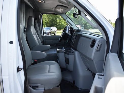 New 2025 Ford E-350 and Econoline 350 Super Duty w/ Driver's Safety Package image 36
