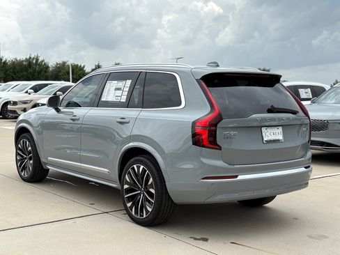 New 2026 Volvo XC90 B5 Core w/ Protection Package Premier image 6