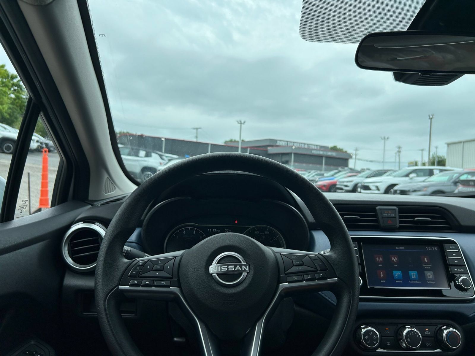 Used 2025 Nissan Versa SV FWD image 28